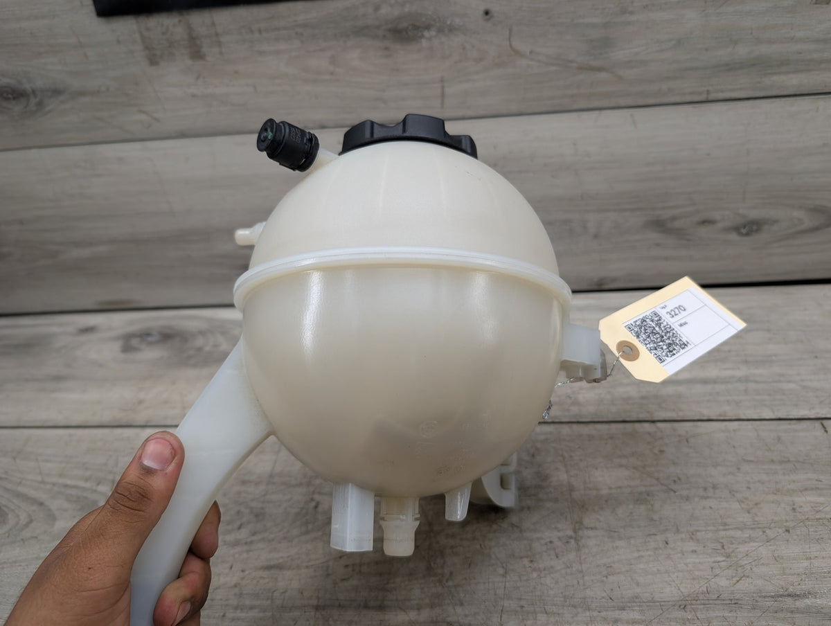 19-25 OEM BMW G05 G06 G07 X5 X6 X7 Radiator Coolant Reservoir Expansion Tank