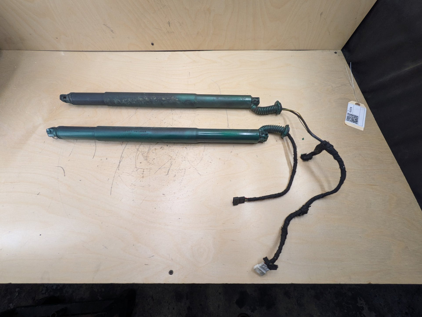 OEM BMW F16 F86 X6 Rear Left Right Trunk Liftgate Shock Hatch Strut Supports