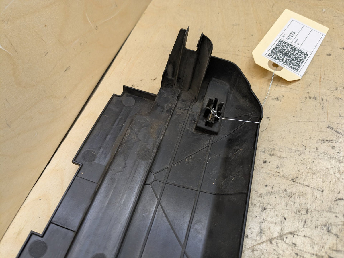 2018-2023 BMW M550i G30 Front Radiator Cover Air Duct Panel 8670940 OEM