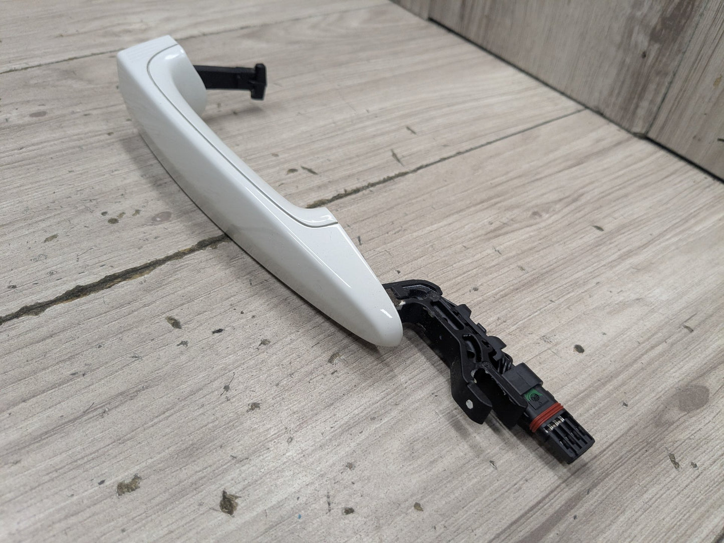 OEM BMW F23 F30 F32 F80 F82 M3 Right Passenger Door Handle COMFORT ACCESS White