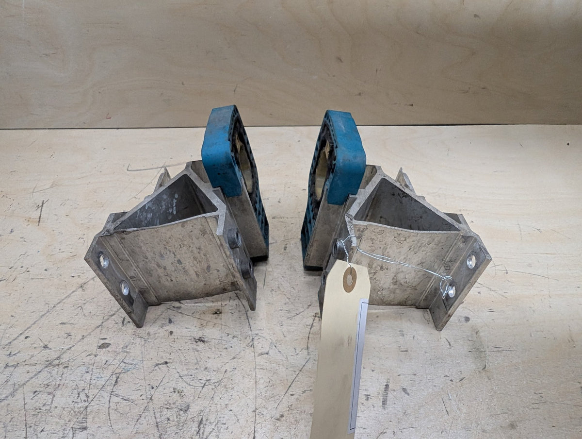 OEM BMW F90 F93 G11 G12 G16 G30 M5 Radiator Mount Support Bracket Left Right SET
