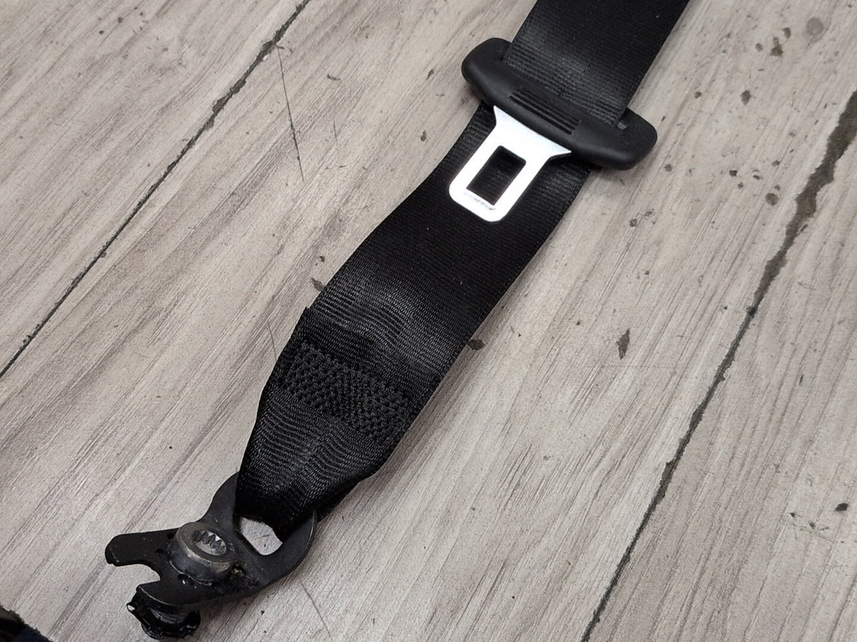 2015-2018 Audi Q3 8U Rear Left or Right Seatbelt Seat Belt Retractor 8U0857805A