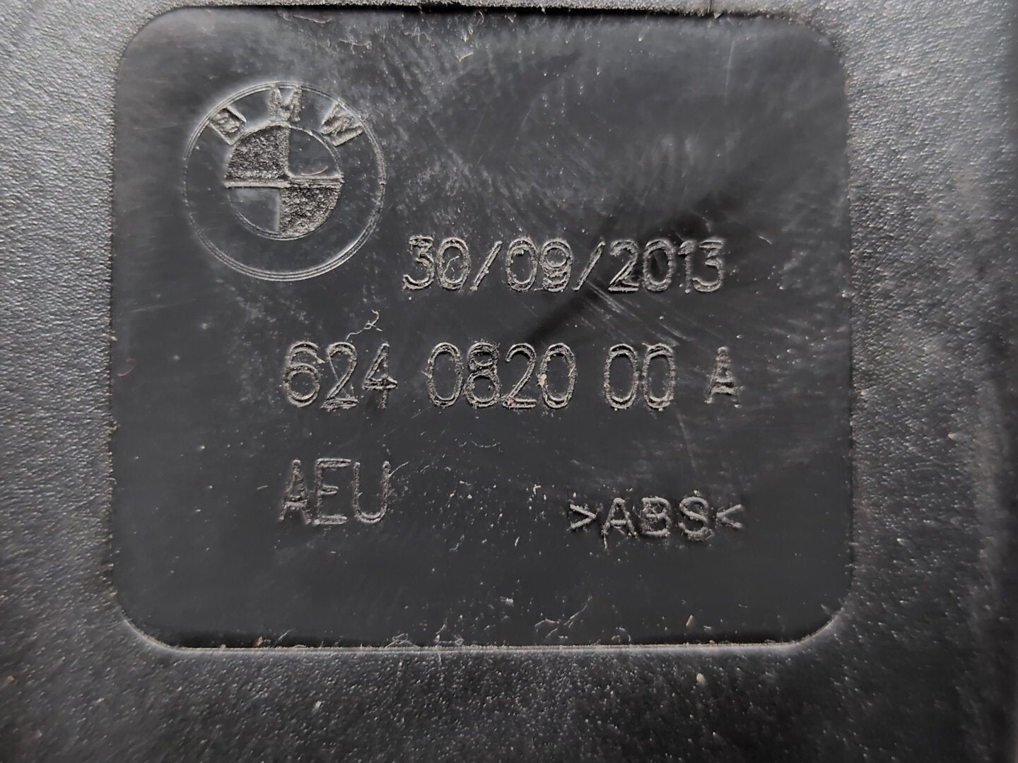 13-16 OEM BMW F01 F02 F10 535 740 750 M5 Front Left Driver Side Seatbelt Buckle