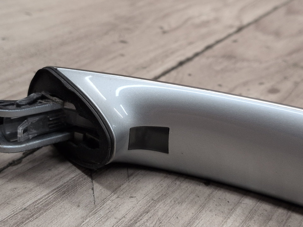 2016-2019 BMW 740Li G12 Right Passenger Door Handle w/ Comfort Access 7411034