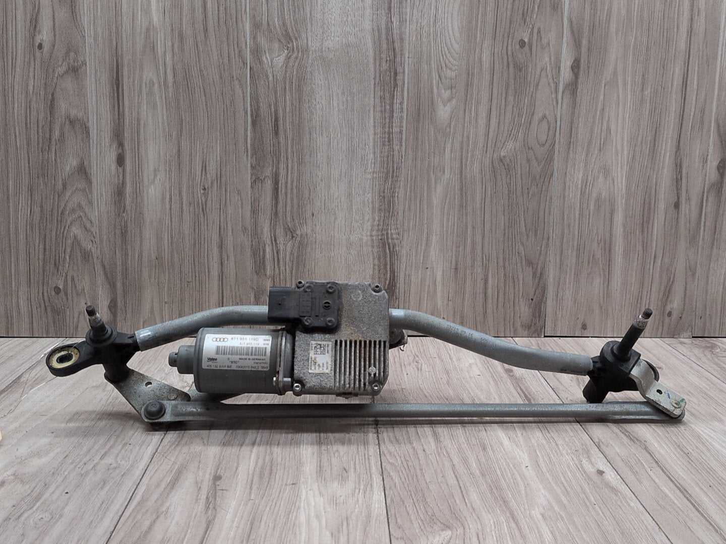 2013 - 2017 Audi S5 8T Front Windshield Wiper Motor 8T1955119D CTUB