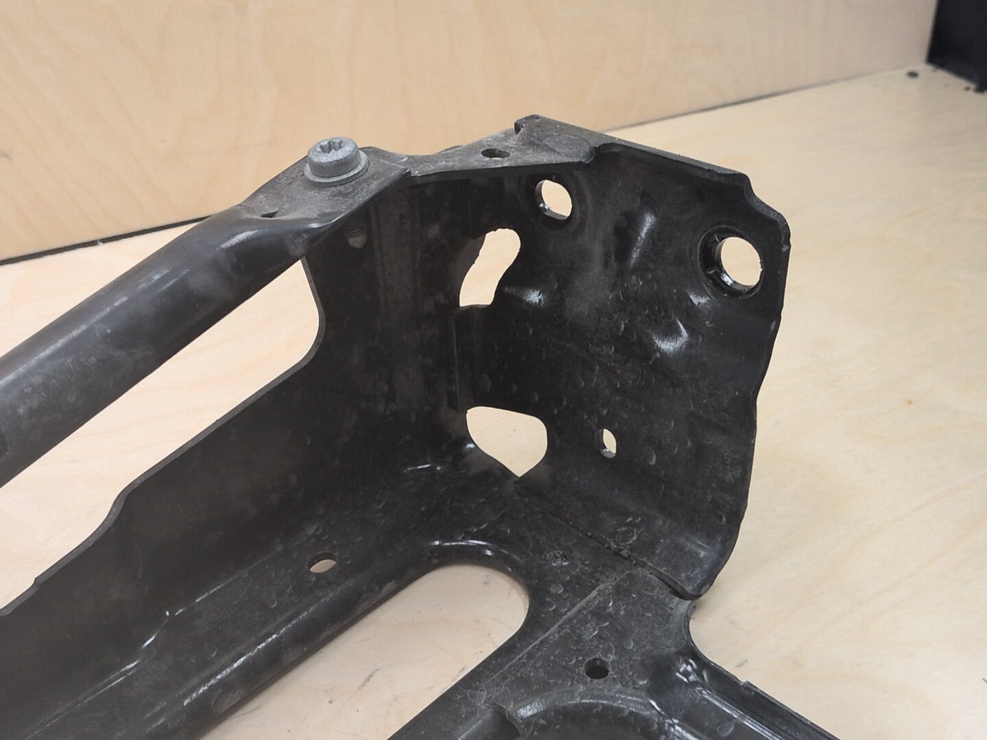 OEM BMW G01 G02 F97 F98 X3 X4 Front Left Driver Radiator Reinforcement Bracket