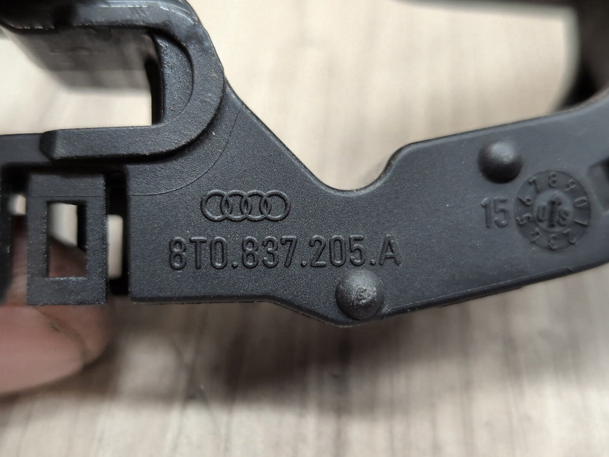 2015-2018 Audi Q3 8U Front or Rear Right Passenger Exterior Door Handle 8T0837205A OEM
