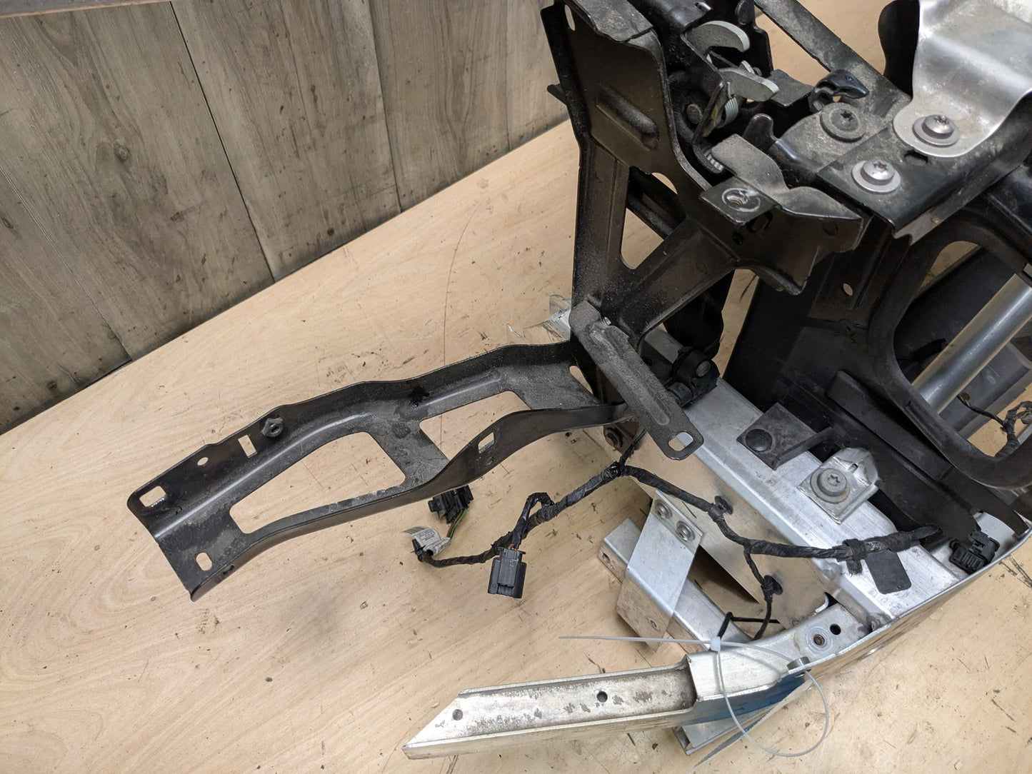 18-24 OEM BMW G01 G02 X3 X4 Front Reinforcement Clip Frame Radiator Support