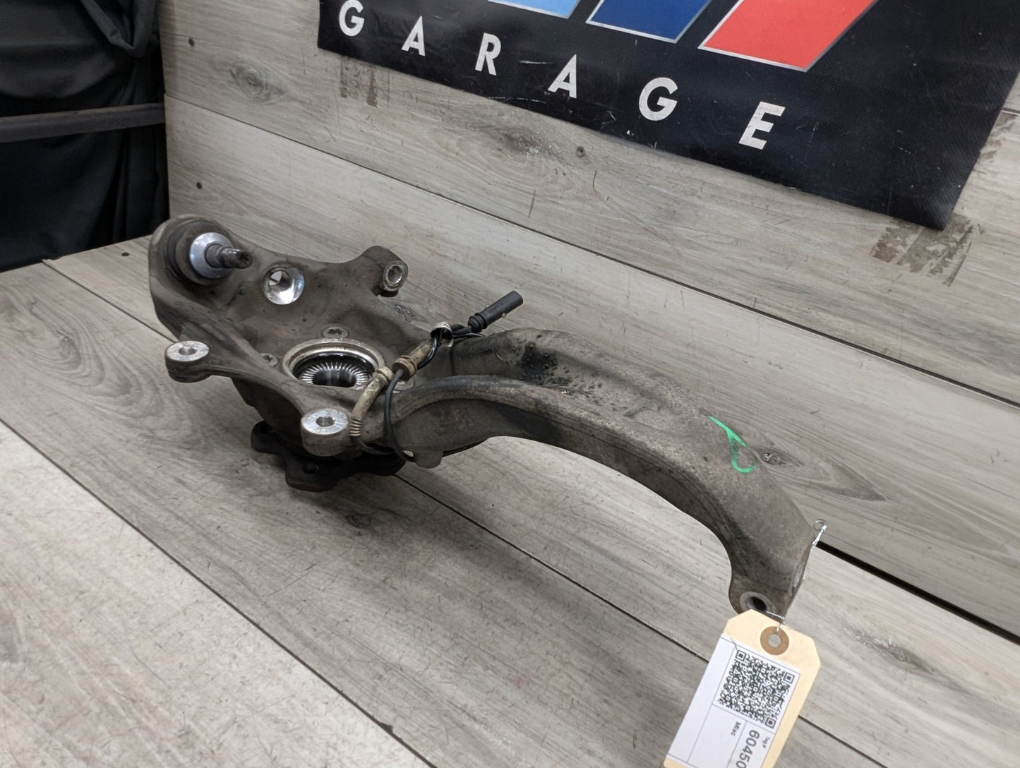 OEM BMW G30 530 540 M550 AWD Front Right Passenger Hub Spindle Knuckle Bearing