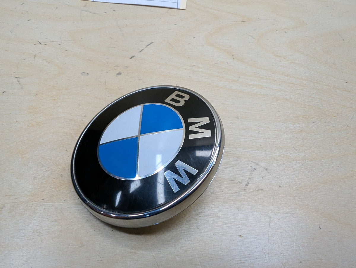 2007-2013 BMW 335i E93 Emblem Badge Symbol Logo 7146052