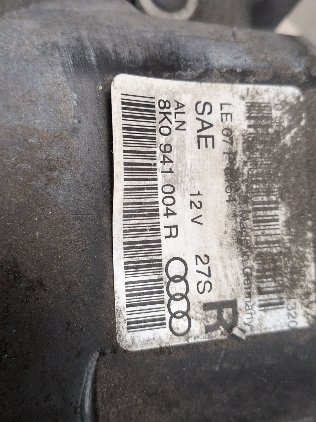 2009-2012 Audi S4 B8 Front Right Passenger Halogen Headlight 8K0941004R OEM