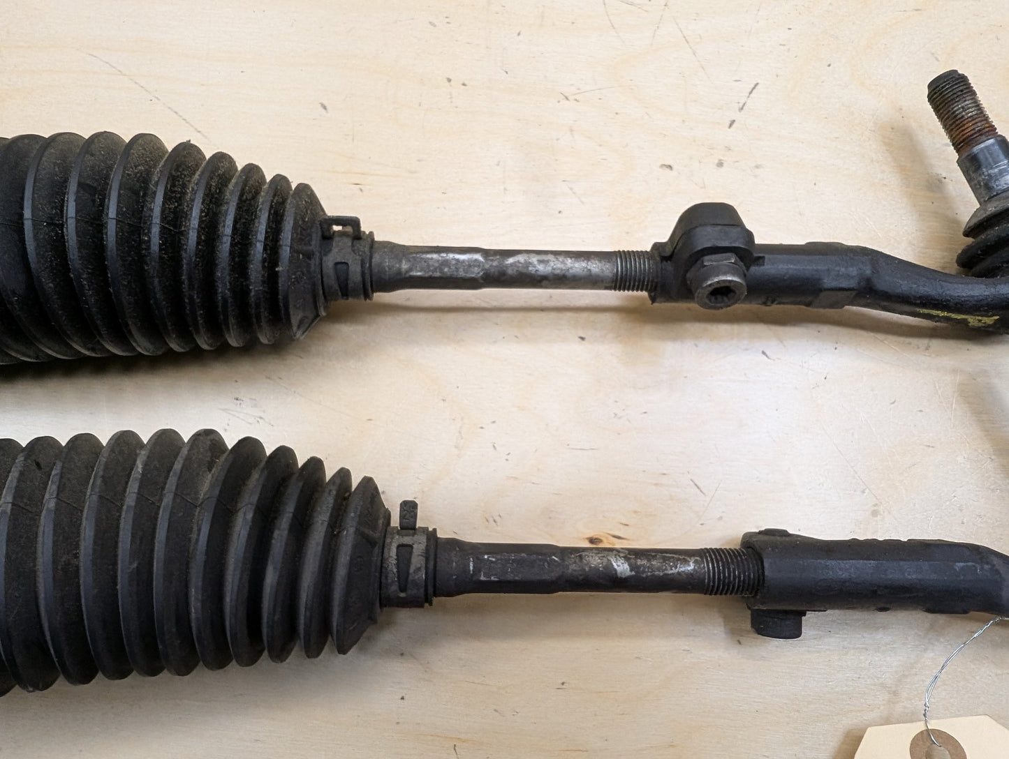 2007-2013 BMW 335i E93 Left Right Tie Rod W/ Boot SET 6765235 OEM