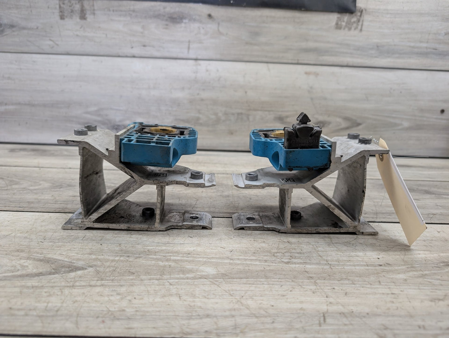 OEM BMW F90 F93 G11 G12 G16 G30 M5 Radiator Mount Support Bracket Left Right SET