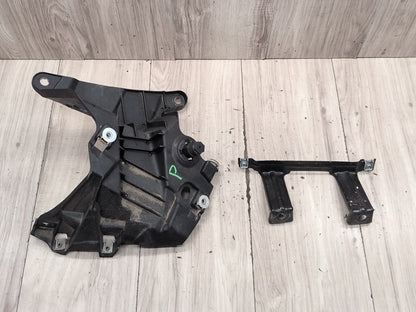 OEM BMW F15 F16 F85 X5 X6 Front Right Passenger Fender Mount Support Brackets