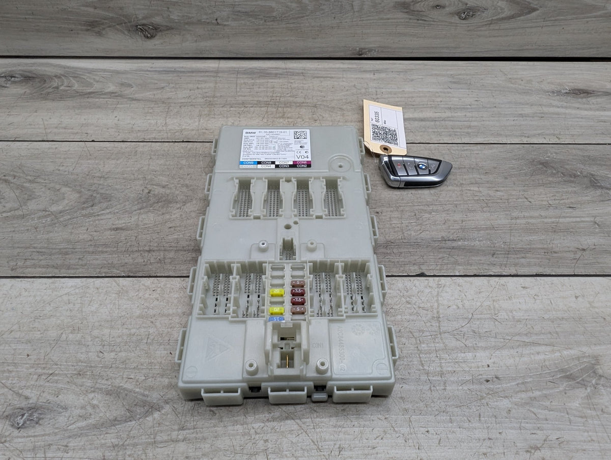 2017-2023 BMW 530i G30 Bdc Body Domain Fem Control Module w/ Key 5A406C4 OEM