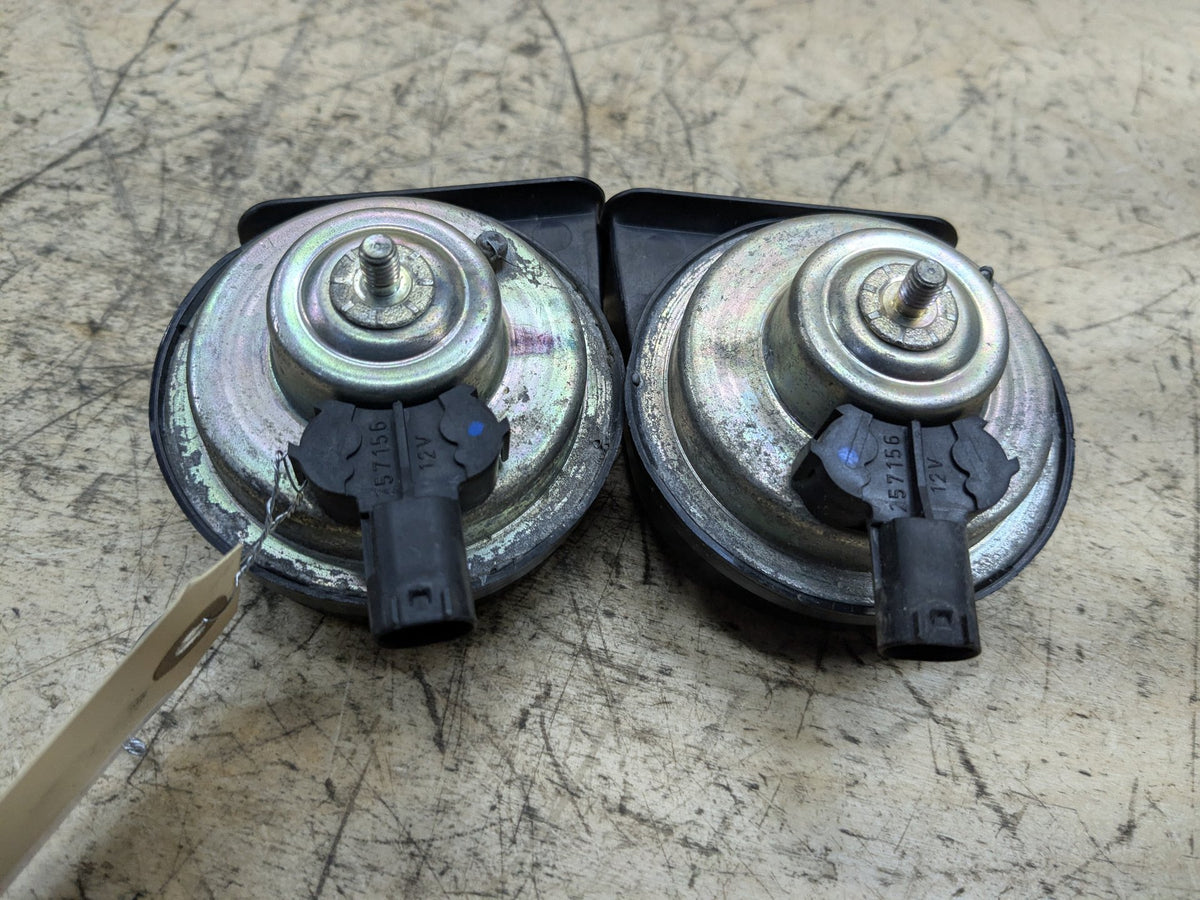 2007-2013 BMW 328i E92 Alarm Horns SET 7159421 OEM