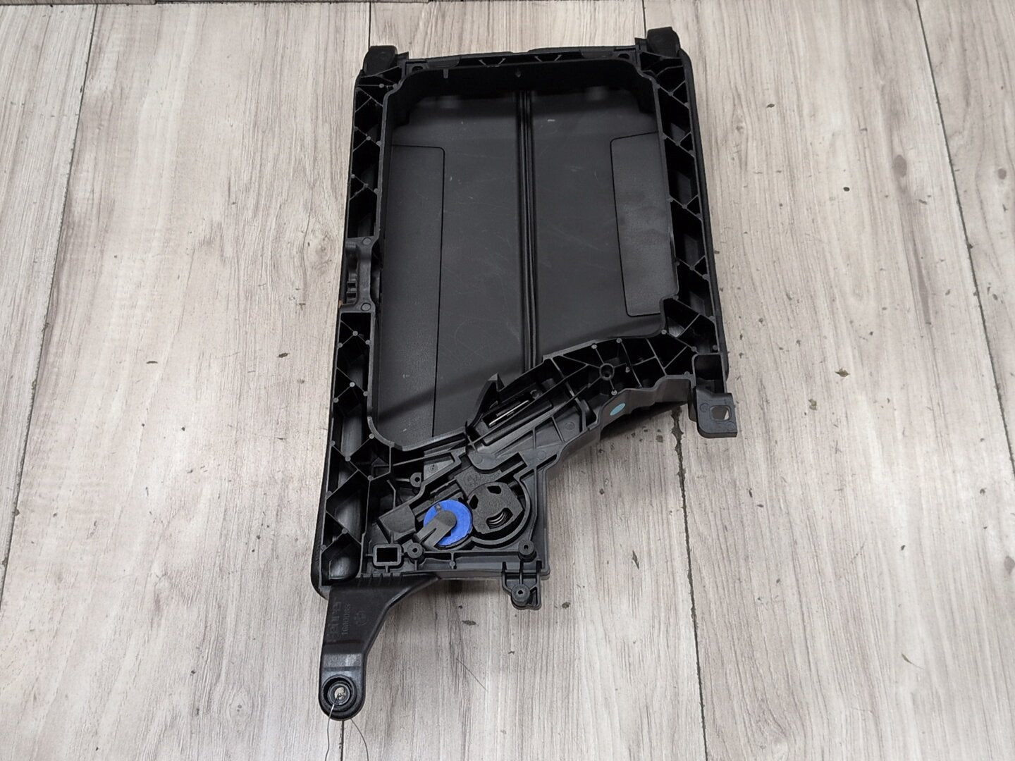 2011-2016 BMW 535i F10 Center Console Armrest Arm Rest 9216865