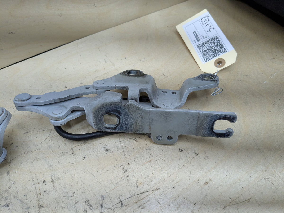 2007-2013 BMW 335i E92 Hood Bonnet Hinges SET 7210677 OEM