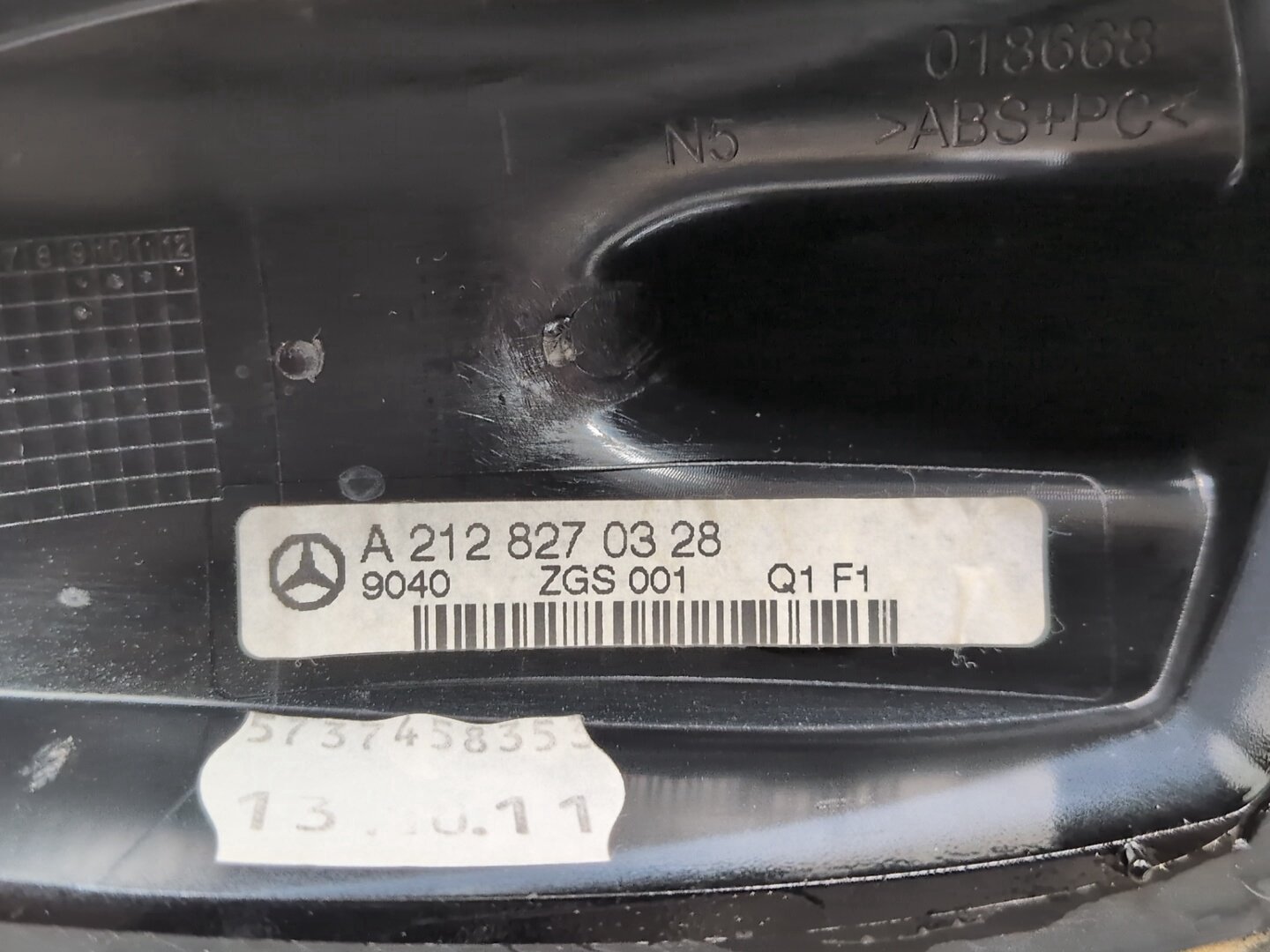 2009-2012 Mercedes-Benz E550 W212 Roof Shark Fin Radio Antenna Module A2128270328 OEM