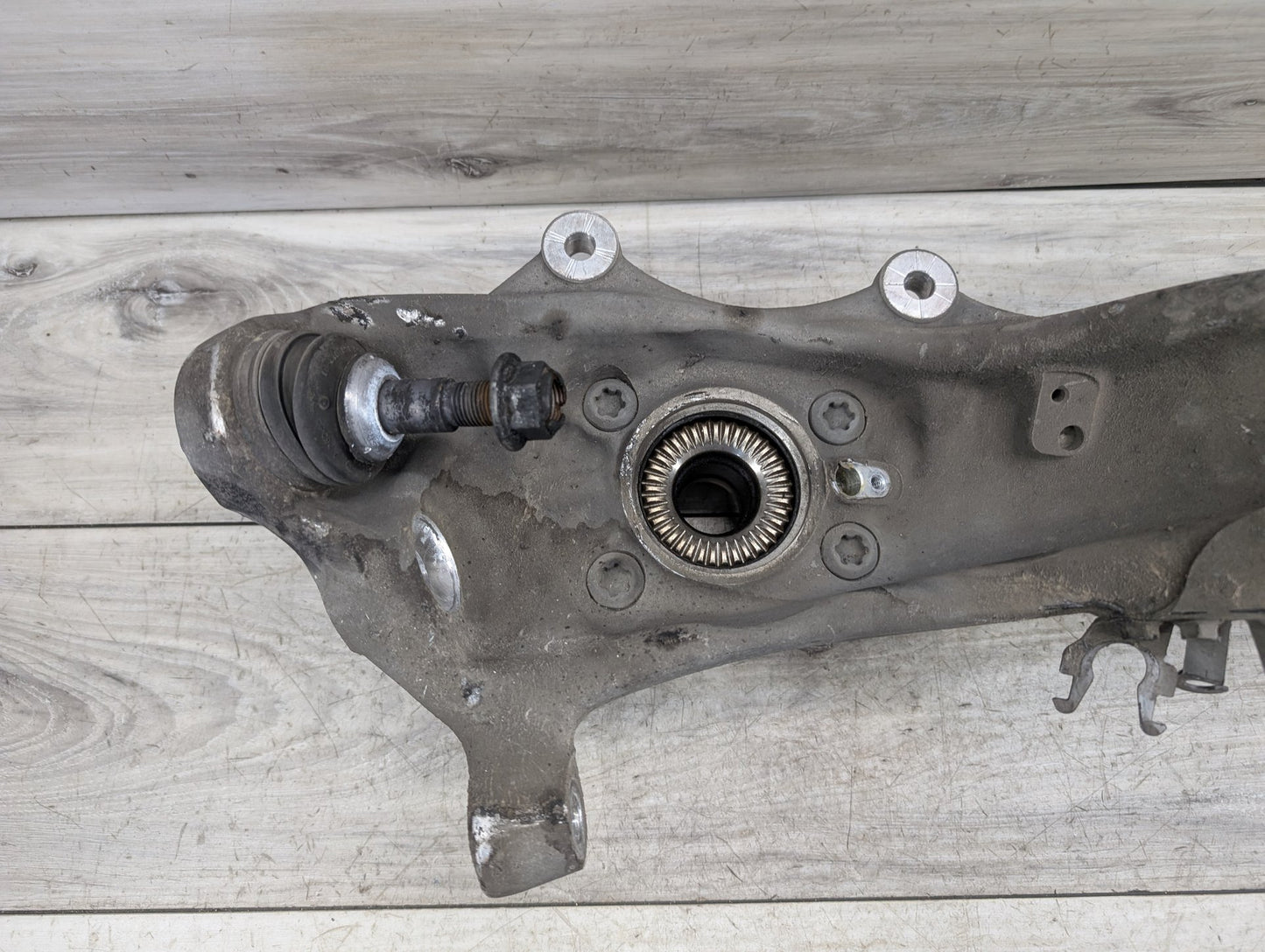 OEM BMW G30 530 540 M550 AWD Front Left Driver Hub Spindle Knuckle Wheel Bearing