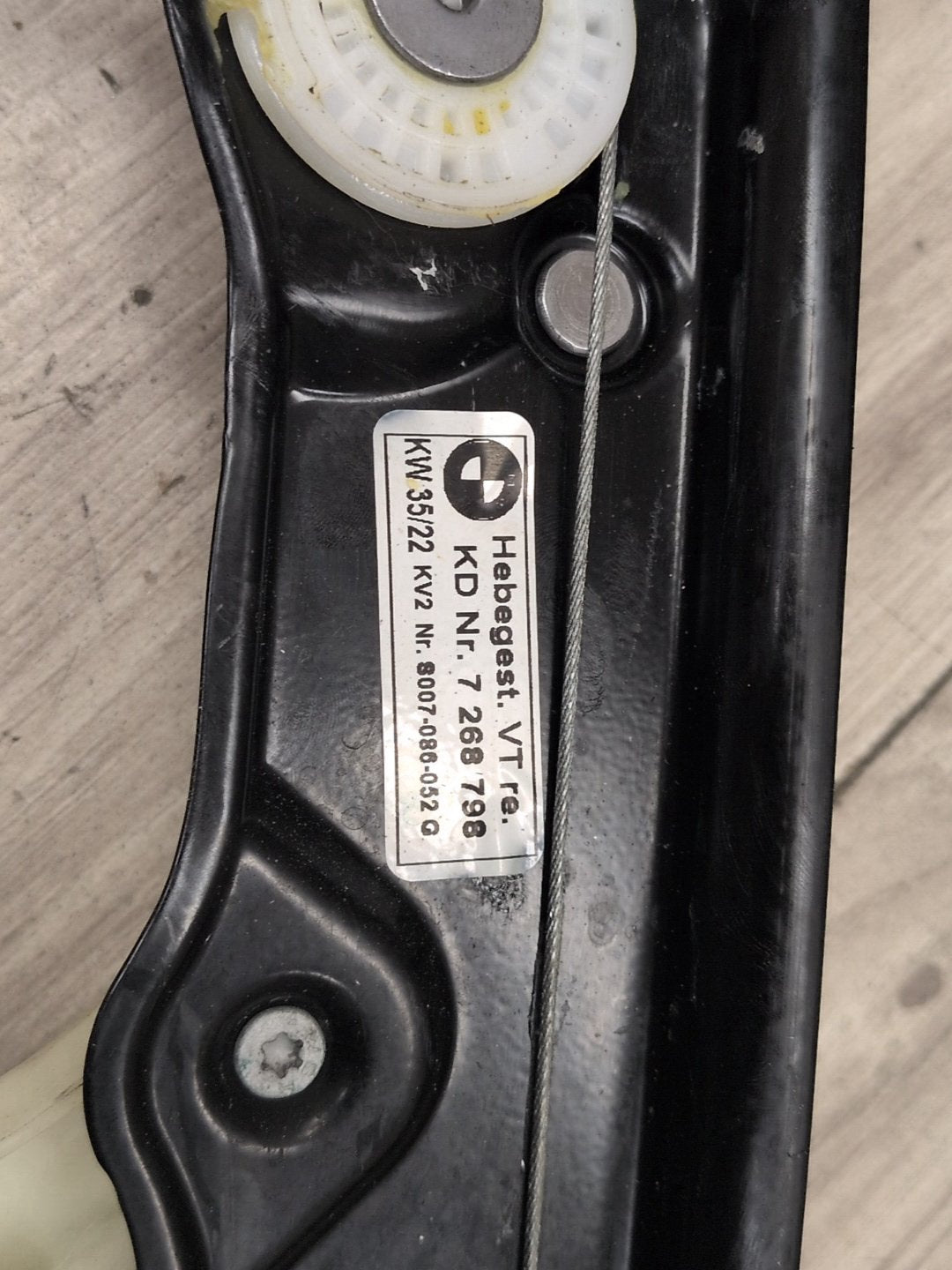 2012-2018 BMW M6 F06 Front Right Passenger Door Window Glass Regulator w/ Motor 7268798