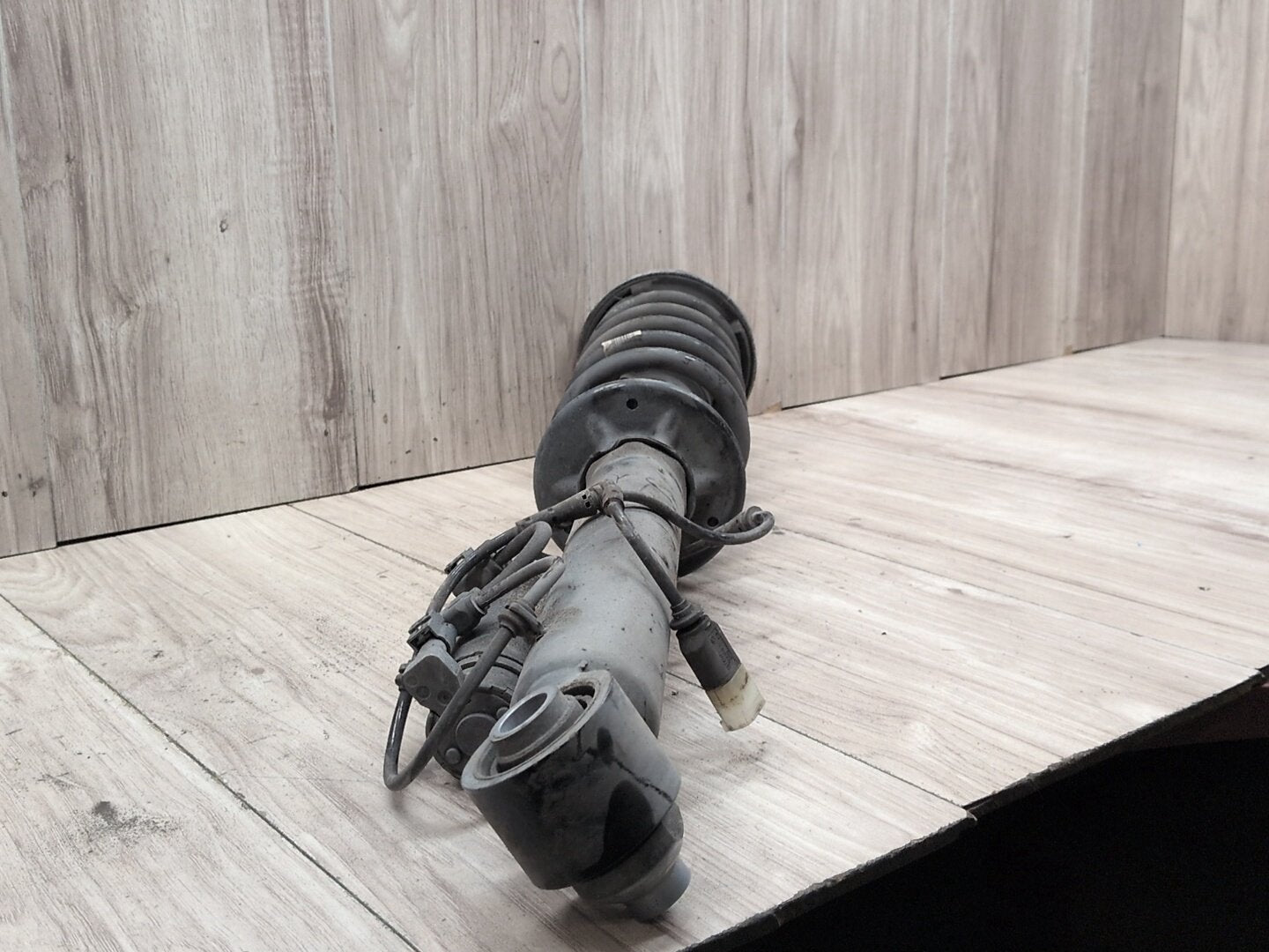 17-23 OEM BMW G30 M550 Rear Left Driver Side Spring Strut Shock Absorber VDC
