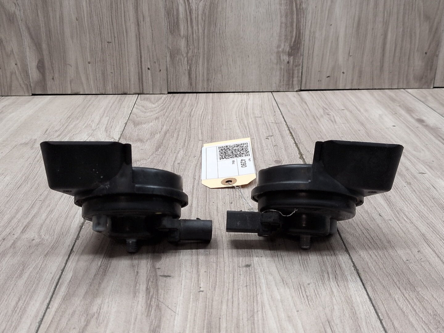 2008 - 2017 Audi S5 8T Alarm Horns SET 8T0951223