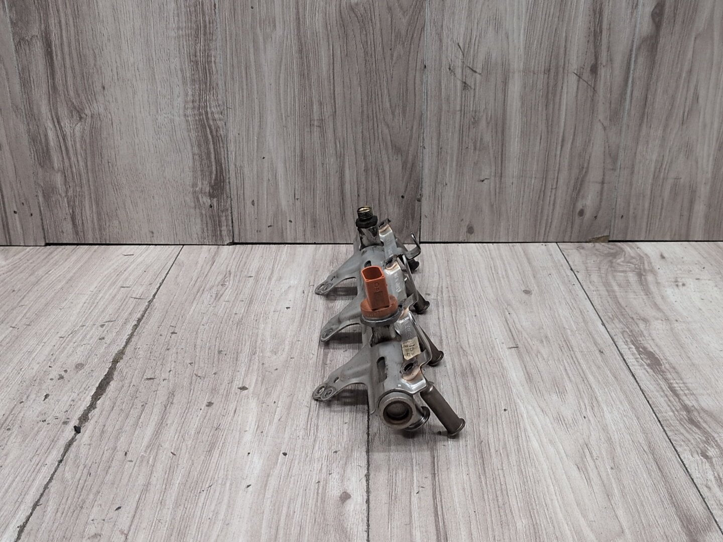 2015-2018 Audi 8U Q3 CCTA Engine Motor Fuel Injector Rail Line 06J133317AB