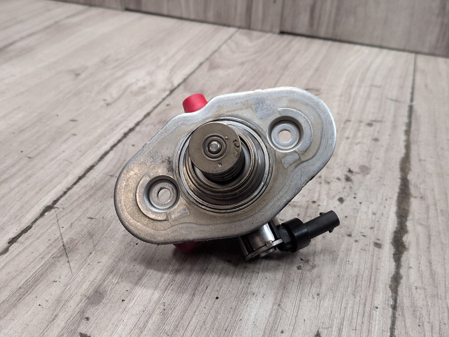 16-20 OEM BMW G11 G12 750 G30 M550 Engine N63R HPFP High Pressure Fuel Pump 5-8