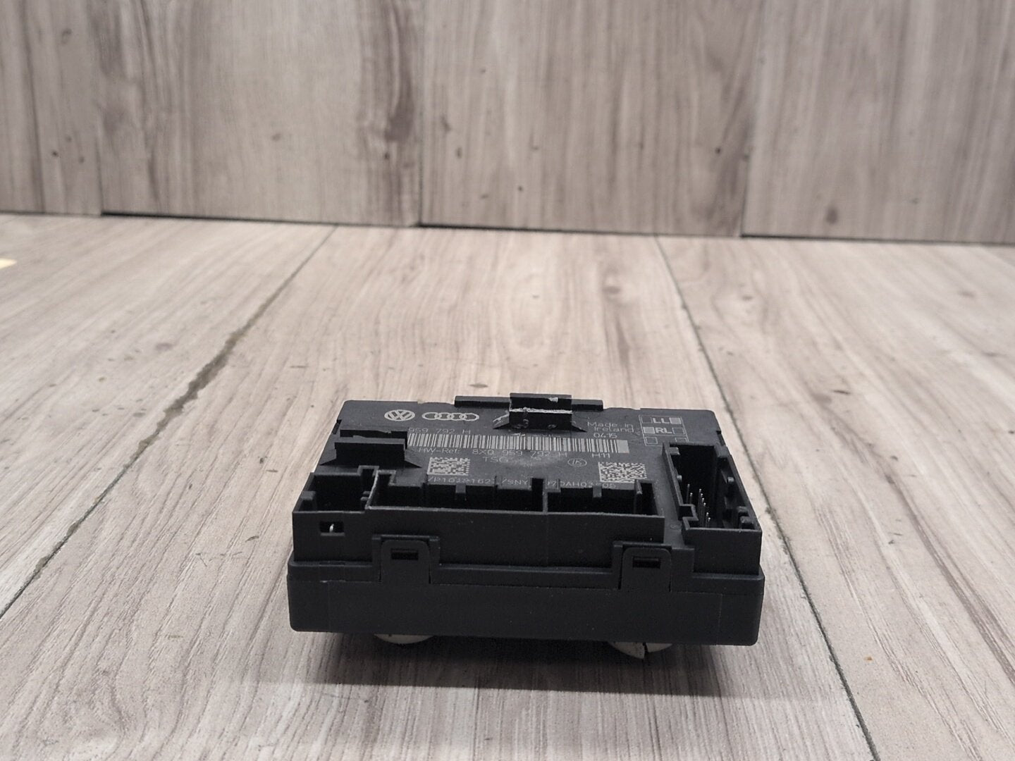 15-18 OEM Audi Q3 Front Right Passenger Side Door Control Module 8X0959792H