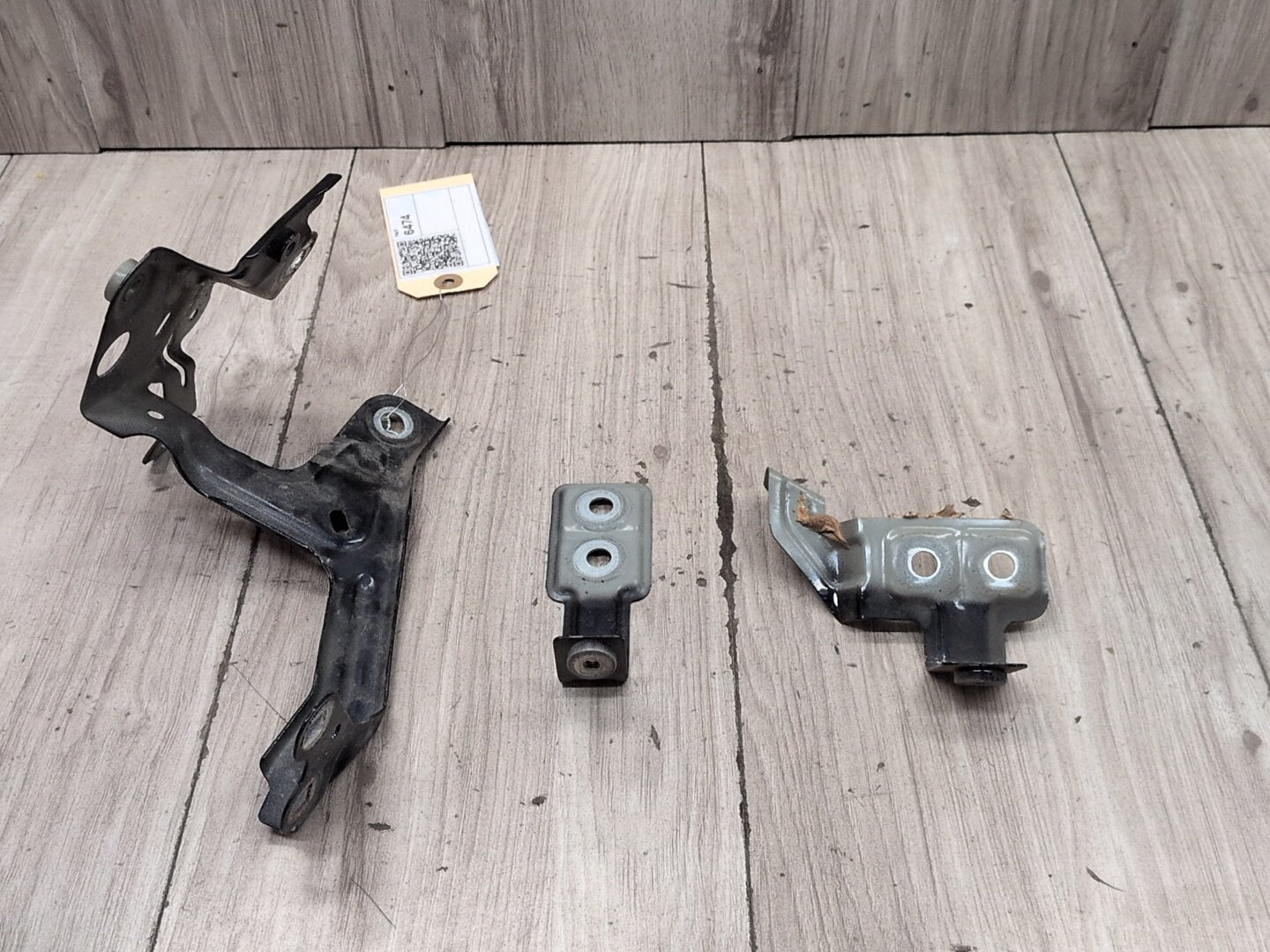 17-23 OEM BMW F90 G30 530 540 M550 M5 Front Right Passenger Fender Bracket SET