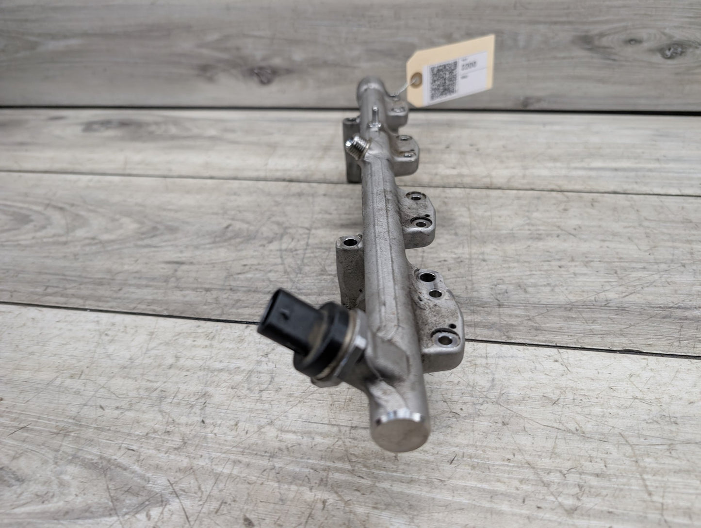 2018 - 2024 BMW X3 G01 Engine Motor Fuel Injector Rail Line 7639979