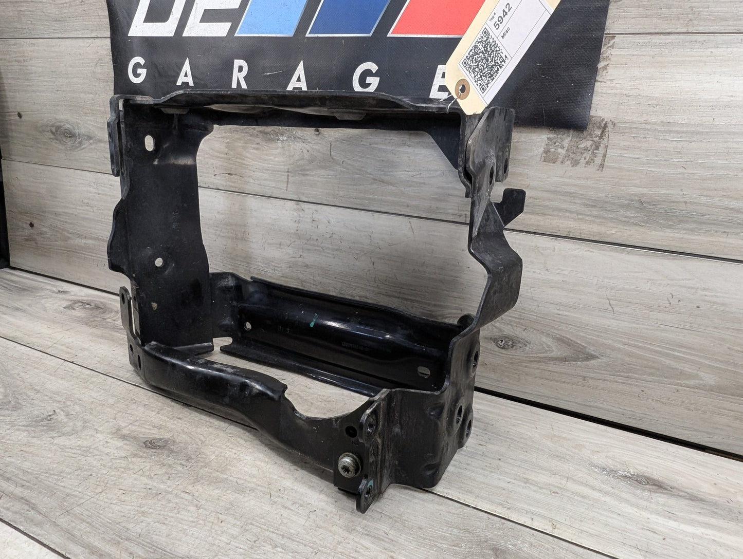 OEM BMW F90 F93 G12 G16 G30 M5 M8 Front Right Passenger Radiator Support Bracket