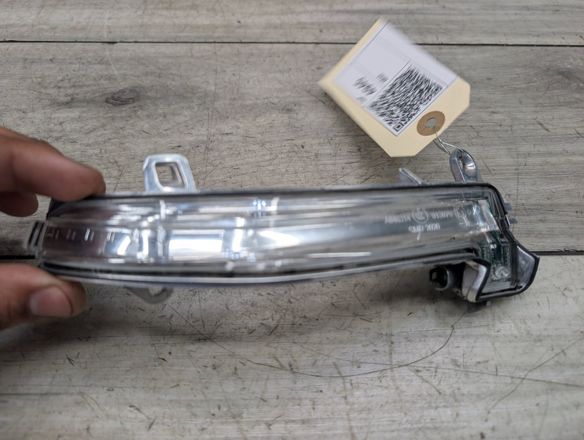 OEM BMW F22 F30 F32 F87 Right Passenger Side Mirror Turn Signal Light Indicator