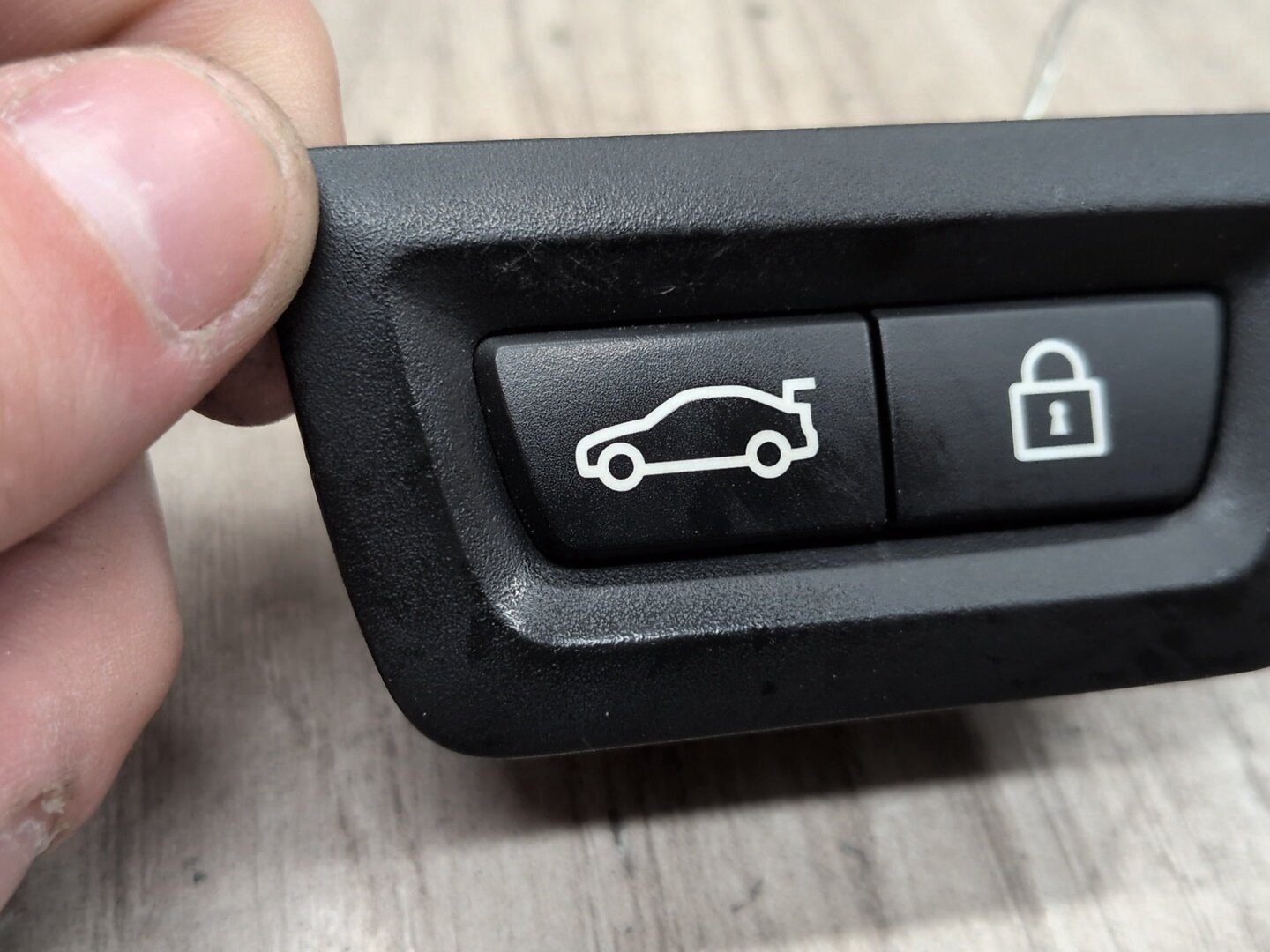 2014 - 2018 BMW X5 F85 Liftgate Trunk Lid Lock Unlock Switch 9275121 S63B44T2