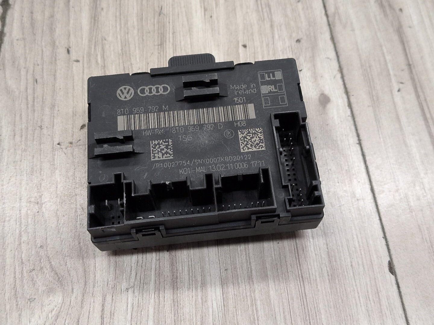 10-13 OEM AUDI A4 A5 S4 S5 Front Right Passenger Side Door Control Module