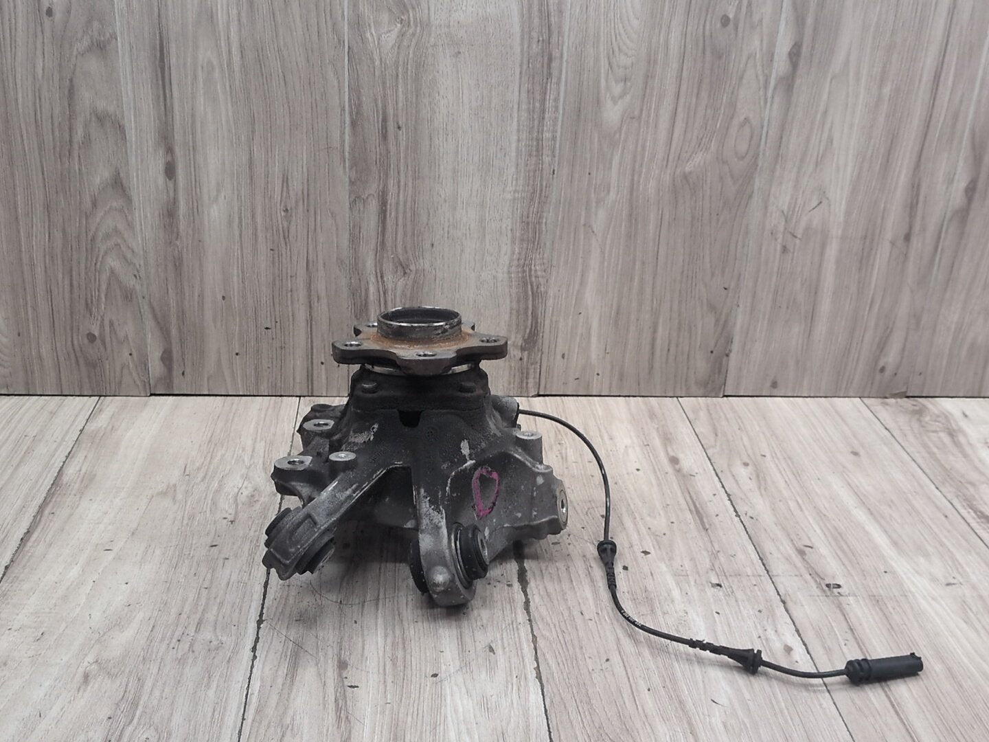 19-21 OEM BMW G20 330 M340 REAR Left Driver Knuckle Wheel Hub Spindle Bearing