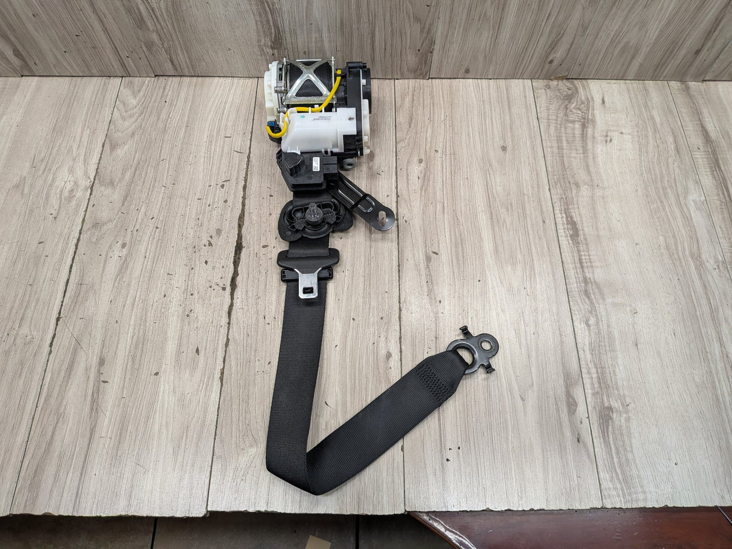 OEM BMW G11 G12 740 750 M760 Front Right Passenger Seat Belt Retractor Black