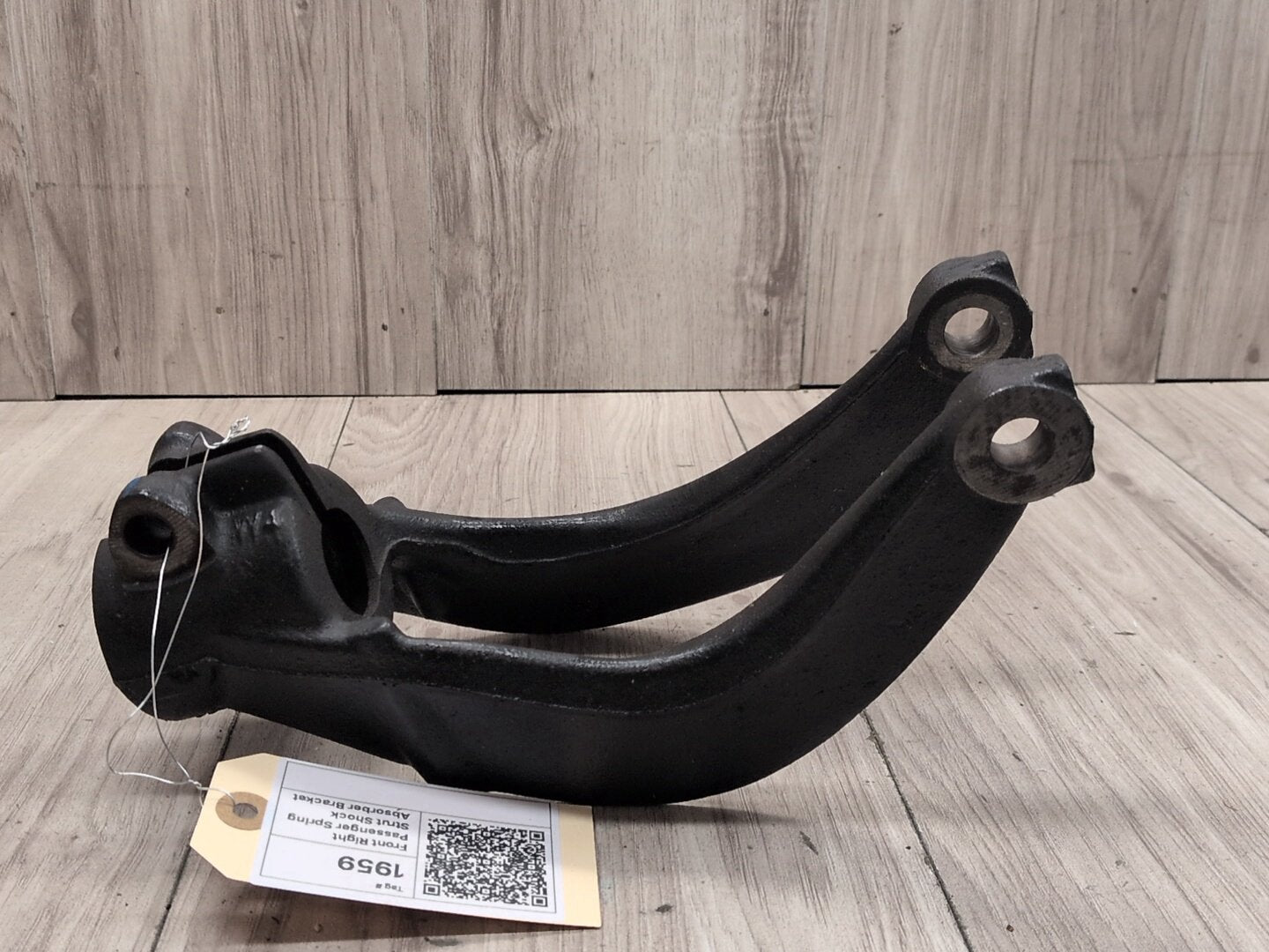 2014 - 2018 BMW X5 F85 Front Right Passenger Spring Strut Shock Absorber Bracket 6851592 S63B44T2