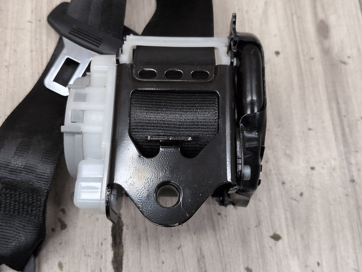 2015-2018 Audi Q3 8U Rear Left or Right Seatbelt Seat Belt Retractor 8U0857805A