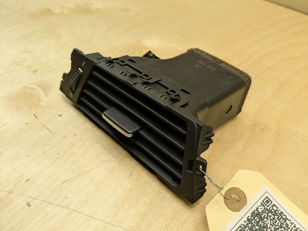 06-13 OEM BMW E90 E92 E93 335 328 M3 Left Driver Side Dashboard Air Vent