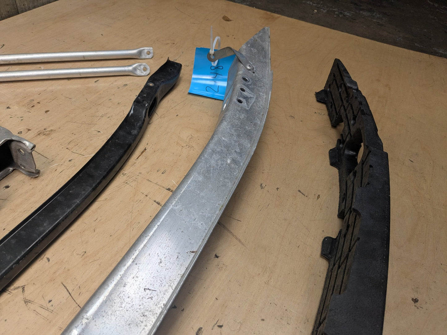 2011 - 2016 BMW 528i F10 Front Bumper Reinforcement Rebar Bar 7200706 N20B20O0