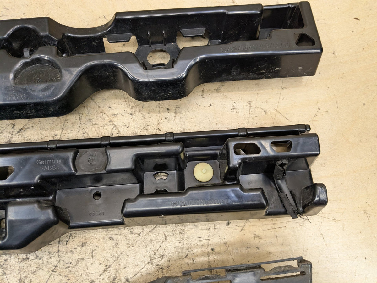 2018-2023 BMW M550i G30 Left Driver Side Rocker Panel Brackets SET 7387345 OEM