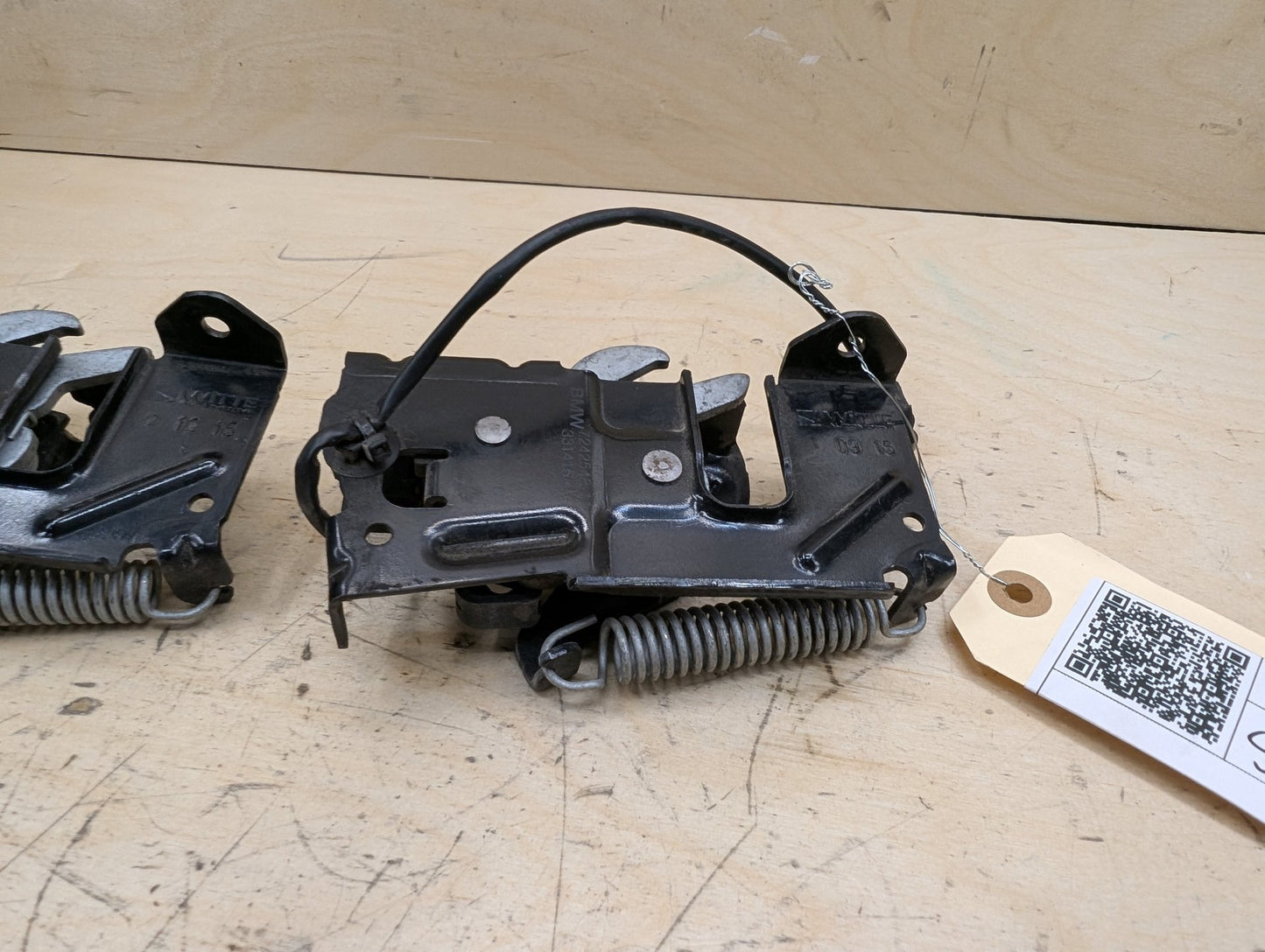 OEM BMW F22 F30 F32 F36 F80 F82 F87 M4 Hood Safety Catch Lock Latch Bracket SET