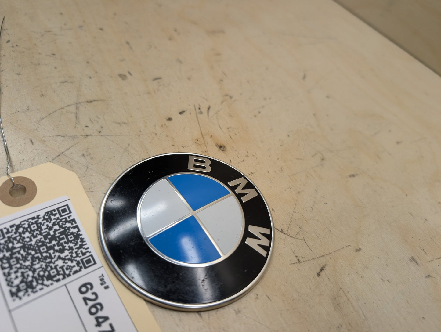 2012-2018 BMW 328i F30 Front Bumper Emblem Badge Symbol Logo 7288752