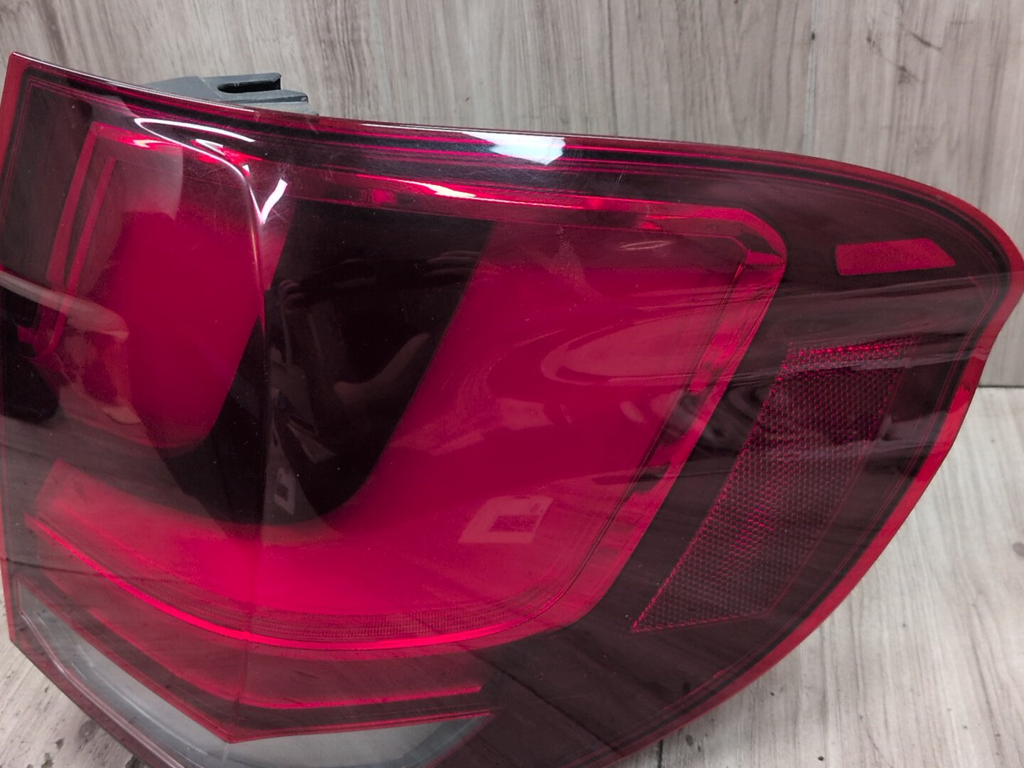 14-18 BMW OEM F15 F85 X5 X5M Rear Right Passenger Side Outer Stop Tail Light