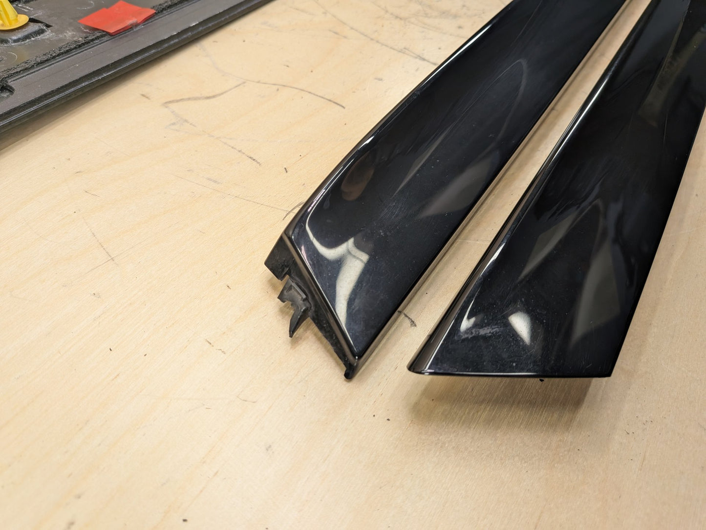 15-18 OEM Audi Q3 Rear Liftgate Trunk Lid Spoiler Rear Left Right Window Trim Molding SET