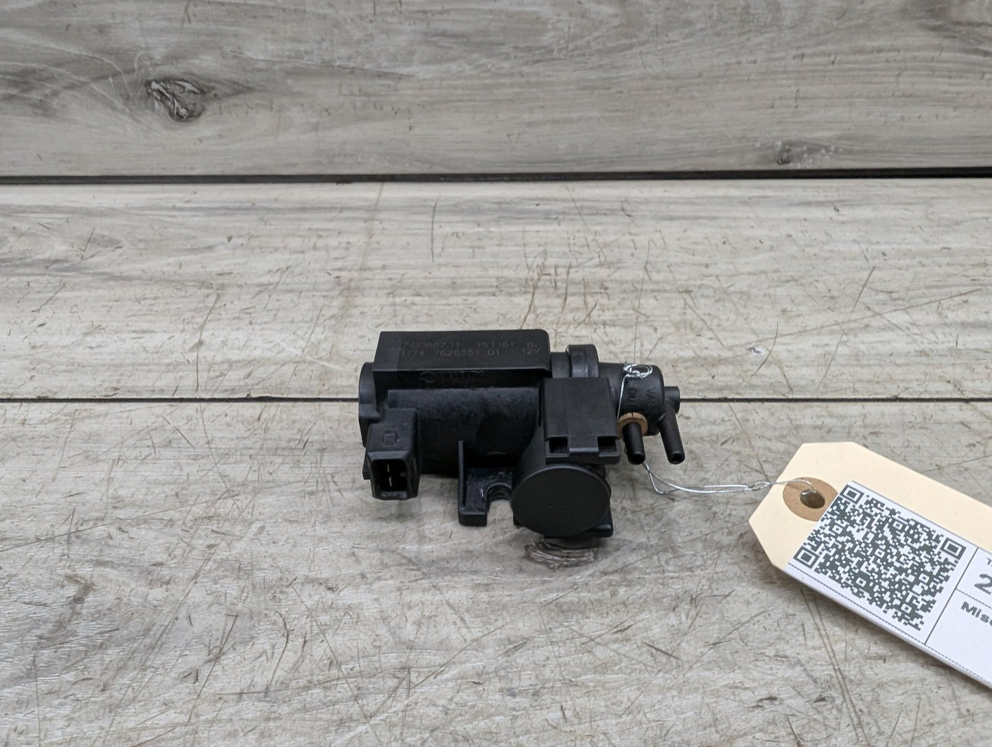 2014 - 2018 BMW X5 F15 Turbo Boost Pressure Solenoid Valve 7626351 N63B44O1