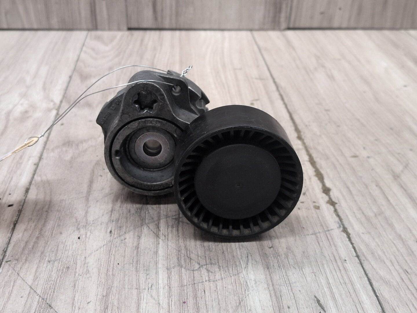OEM BMW F10 F15 F16 F85 X5 X6 Engine S63 Serpentine Drive Belt Tensioner Pulley