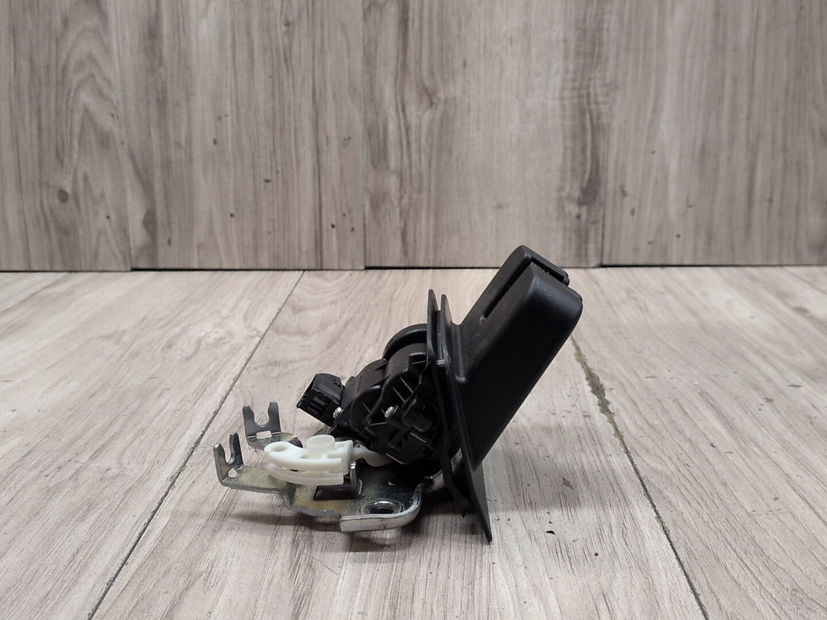 2015-2018 Audi Q3 8U Lower Liftgate Tailgate Lock Latch Actuator 8R0827505 OEM